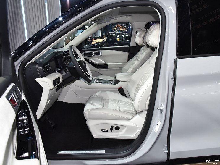 长安福特 探险者 2023款 EcoBoost 285 四驱赤金版 6座 长安福特 探险者 2023款 EcoBoost 285 四驱赤金版 6座