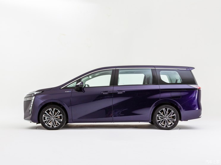 广汽乘用车 传祺E8 2023款 2.0L PHEV 广汽乘用车 传祺E8 2023款 2.0L PHEV