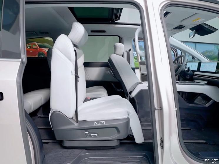 上汽大通 上汽大通MAXUS G70 2023款 2.0T 7座版 上汽大通 上汽大通MAXUS G70 2023款 2.0T 7座版