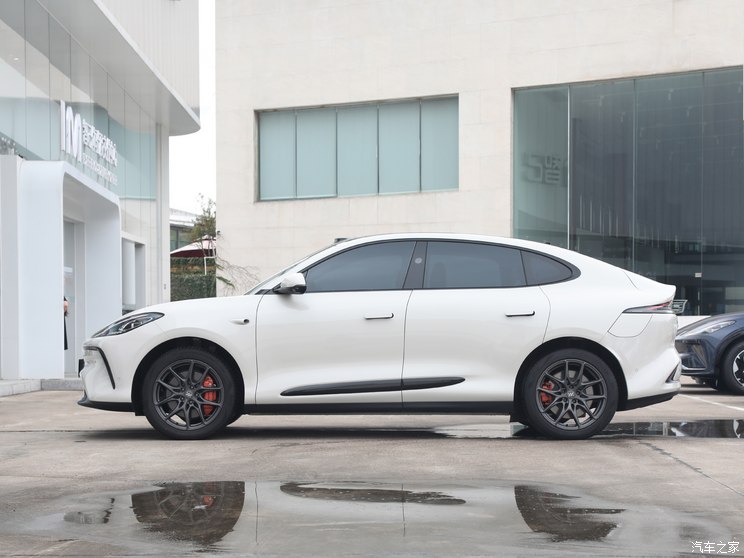 智己汽车 智己LS6 2023款 低配 智己汽车 智己LS6 2023款 低配