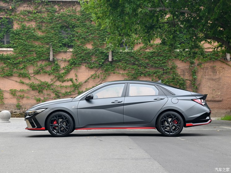 北京现代 伊兰特 2023款 240TGDi DCT N Line TOP旗舰版 北京现代 伊兰特 2023款 240TGDi DCT N Line TOP旗舰版