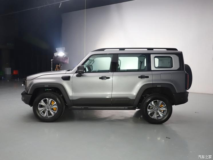 北京越野 北京BJ40 2024款 2.0T 城市猎人版 高配 北京越野 北京BJ40 2024款 2.0T 城市猎人版 高配