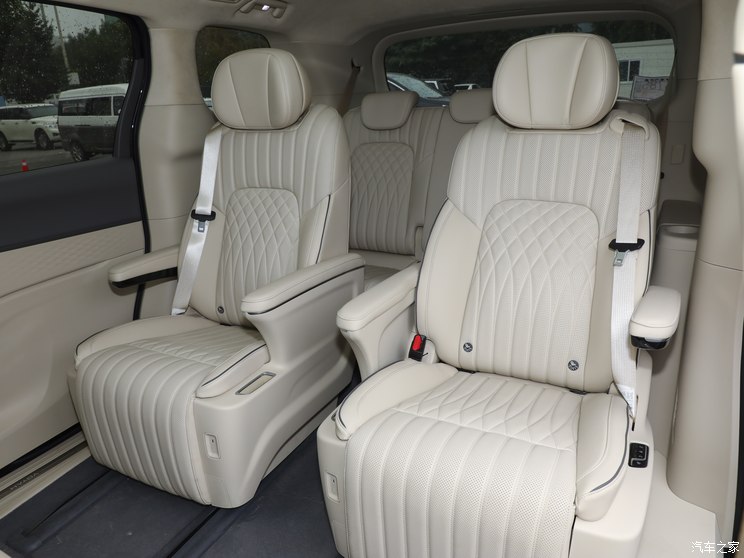 岚图汽车 梦想家 2024款 PHEV 超长续航旗舰版 岚图汽车 梦想家 2024款 PHEV 超长续航旗舰版