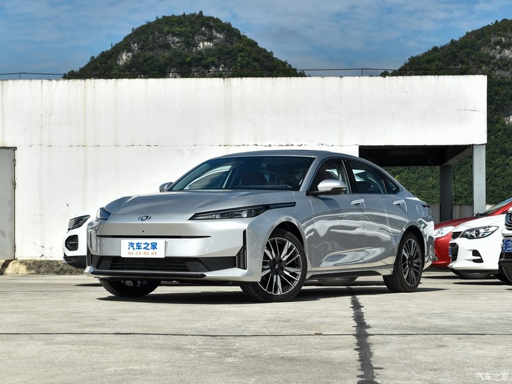 长安启源 长安启源A05 2023款 158kW 基本型 长安启源 长安启源A05 2023款 158kW 基本型