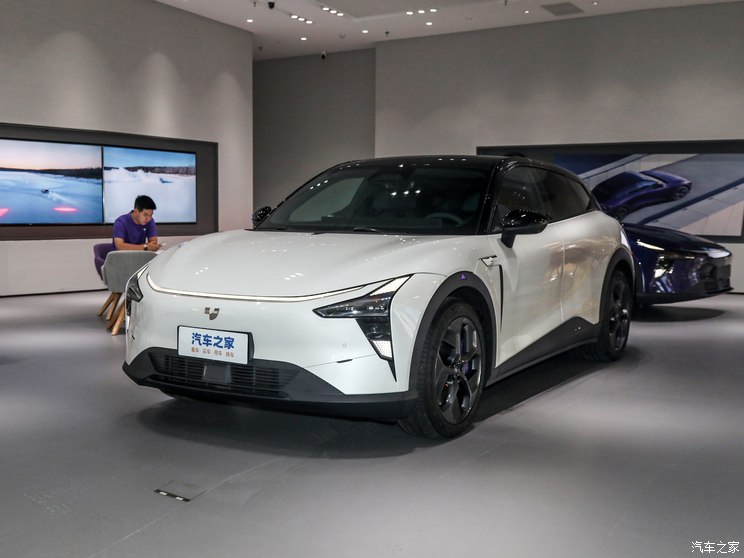 吉利汽车 极越01 2023款 性能版 吉利汽车 极越01 2023款 性能版