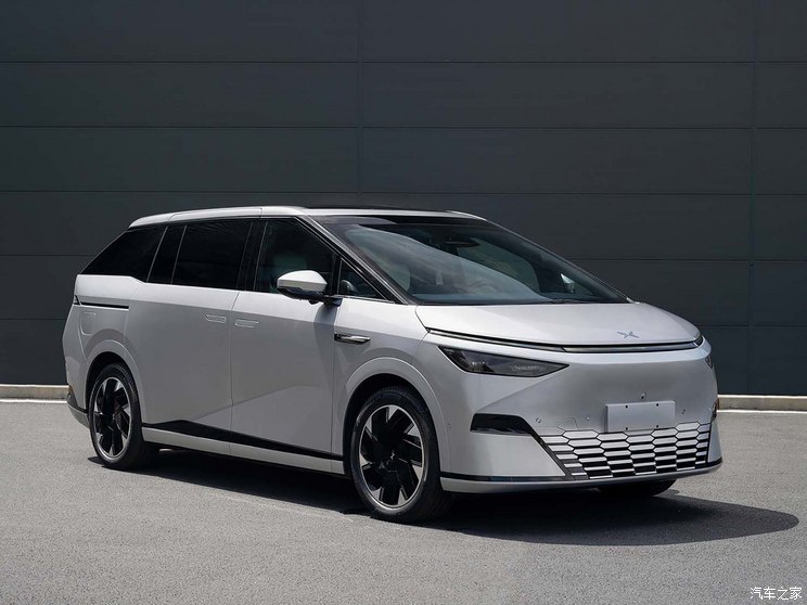 小鹏汽车 小鹏X9 2023款 前驱 三元锂 小鹏汽车 小鹏X9 2023款 前驱 三元锂
