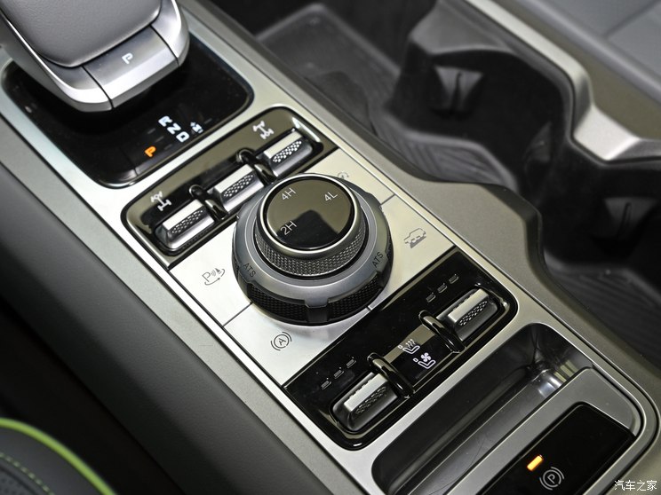 北京越野 北京BJ40 2024款 2.0T 城市猎人版 高配 北京越野 北京BJ40 2024款 2.0T 城市猎人版 高配