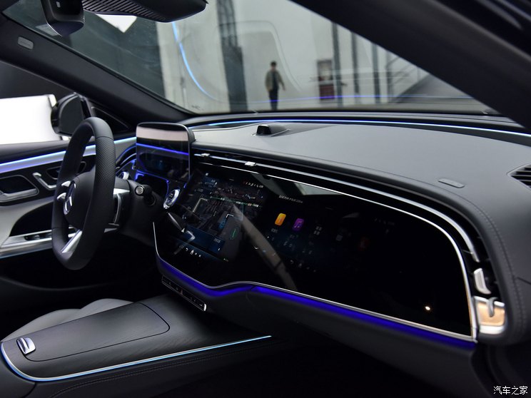 北京奔驰 奔驰E级 2024款 E 300 L 运动型 北京奔驰 奔驰E级 2024款 E 300 L 运动型