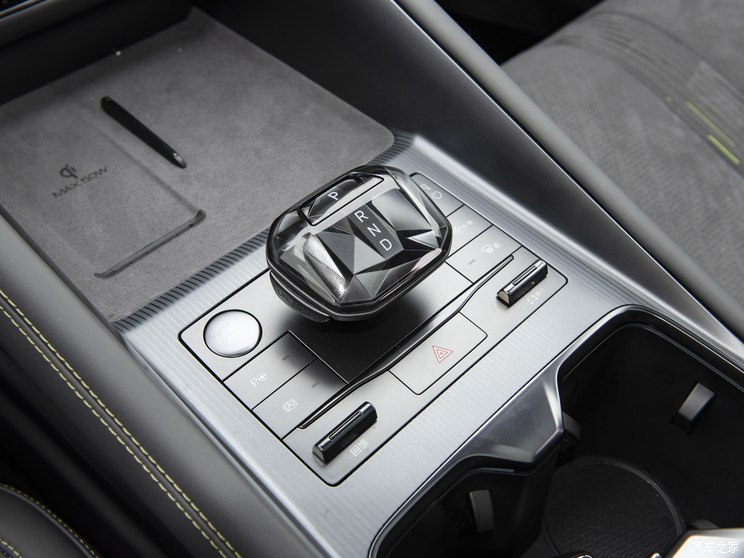 比亚迪 宋L 2023款 四驱版 比亚迪 宋L 2023款 四驱版