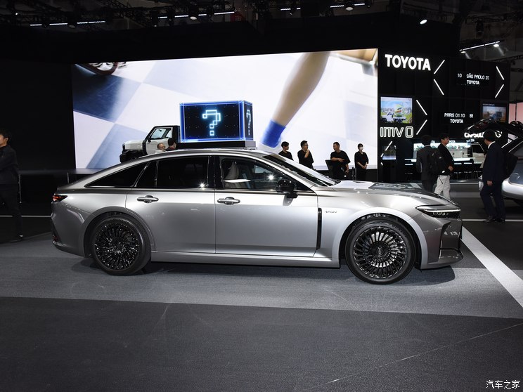 丰田(进口) 皇冠(进口) 2024款 Sedan 丰田(进口) 皇冠(进口) 2024款 Sedan