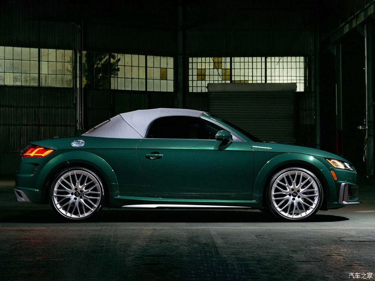 奥迪(进口) 奥迪TT 2024款 TT Roadster Final Edition 奥迪(进口) 奥迪TT 2024款 TT Roadster Final Edition