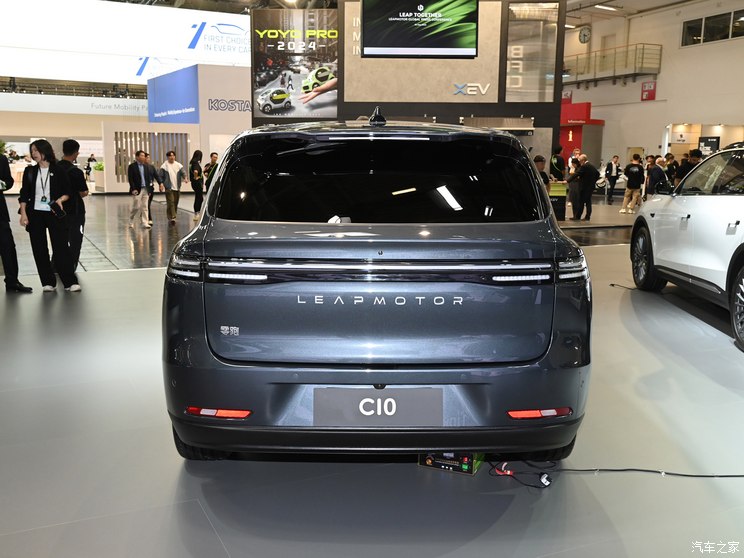 零跑汽车 零跑C10 2023款 基本型 零跑汽车 零跑C10 2023款 基本型