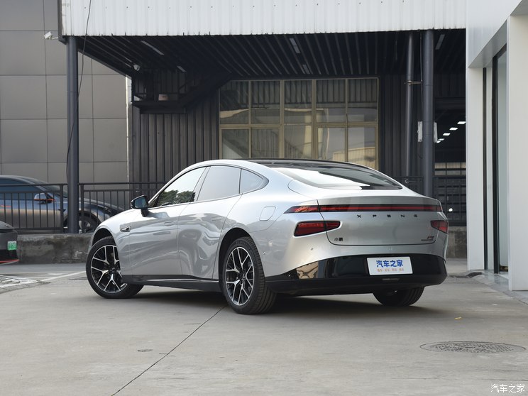 小鹏汽车 小鹏P7 2023款 P7i 610 Max 性能版 小鹏汽车 小鹏P7 2023款 P7i 610 Max 性能版