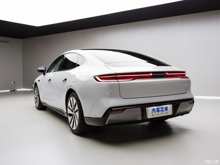 吉利汽车 银河E8 2023款 基本型 吉利汽车 银河E8 2023款 基本型