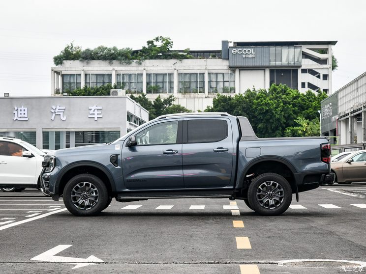 江铃福特 游骑侠Ranger 2023款 野地四驱自动版 柴油 江铃福特 游骑侠Ranger 2023款 野地四驱自动版 柴油