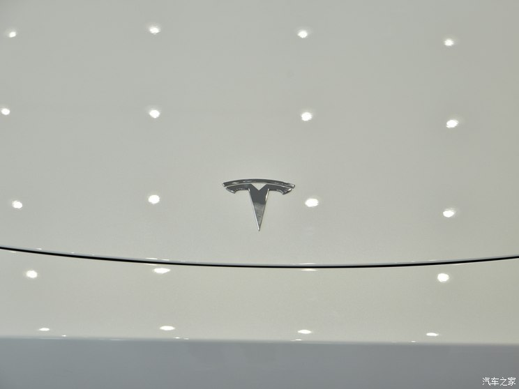 特斯拉中国 Model Y 2023款 后轮驱动版 特斯拉中国 Model Y 2023款 后轮驱动版
