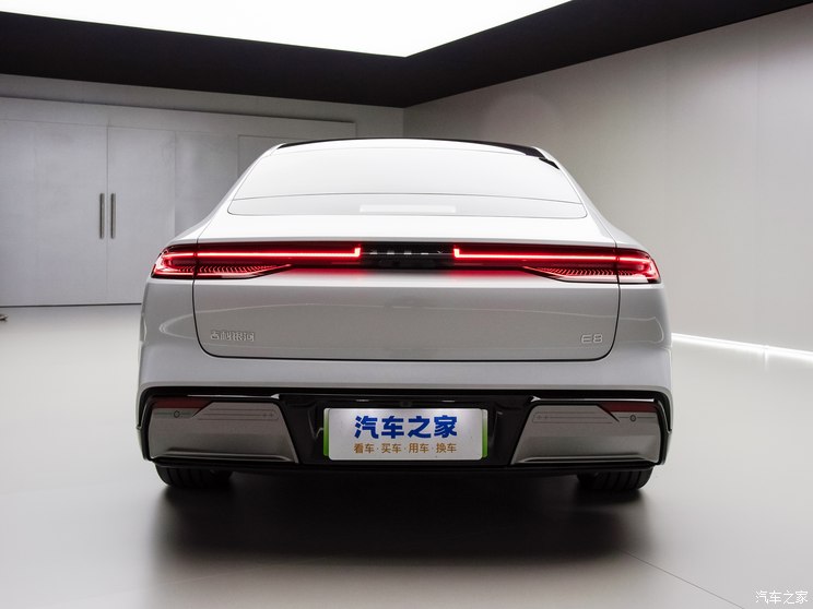 吉利汽车 银河E8 2023款 基本型 吉利汽车 银河E8 2023款 基本型