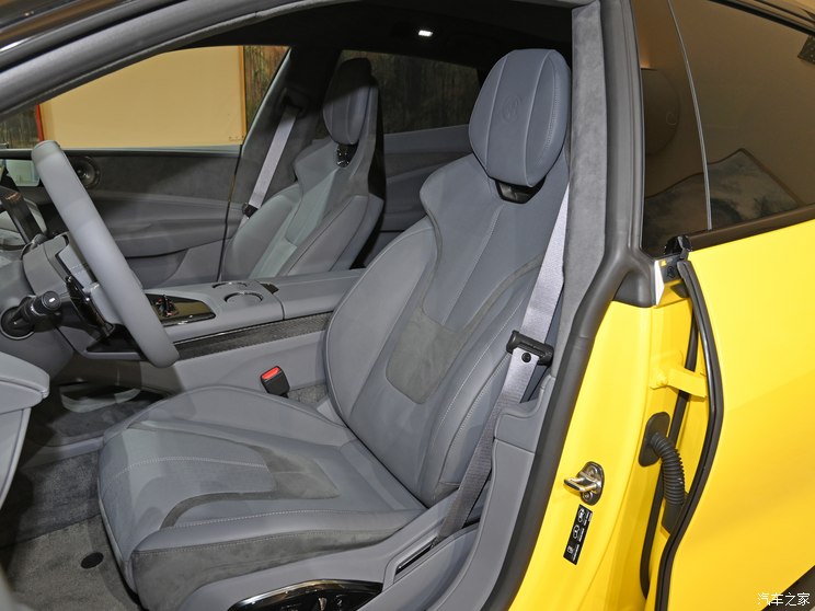 路特斯 路特斯EMEYA 2024款 R+ 路特斯 路特斯EMEYA 2024款 R+