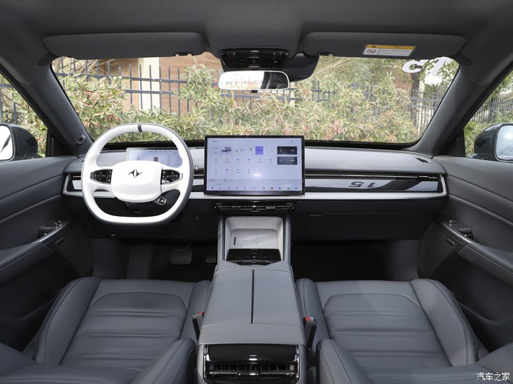 东风乘用车 eπ 007 2023款 低配版 东风乘用车 eπ 007 2023款 低配版