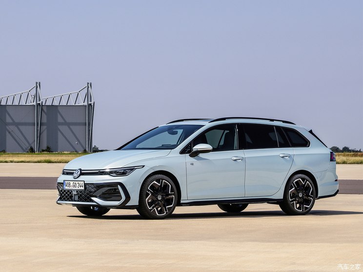大众(进口) 高尔夫(进口) 2024款 旅行车 R-Line 大众(进口) 高尔夫(进口) 2024款 旅行车 R-Line
