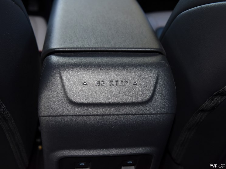 福特(进口) Bronco(进口) 2022款 四门版 2.7T Wildtrak 加拿大版 福特(进口) Bronco(进口) 2022款 四门版 2.7T Wildtrak 加拿大版