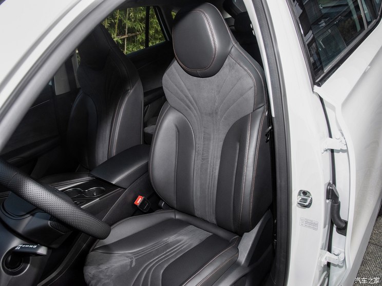 上汽集团 荣威D5X DMH 2024款 基本型高配 上汽集团 荣威D5X DMH 2024款 基本型高配