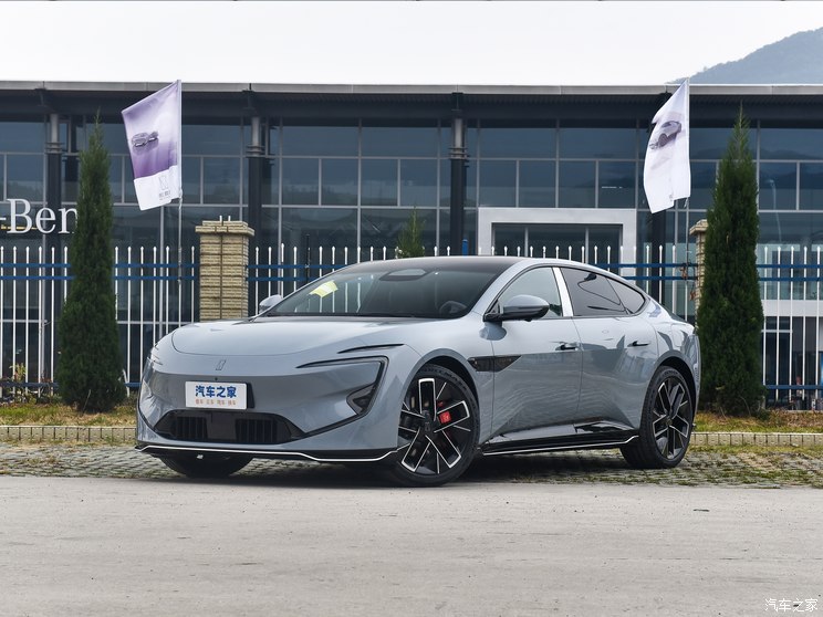 阿维塔科技 阿维塔12 2023款 650 三激光四驱性能版 阿维塔科技 阿维塔12 2023款 650 三激光四驱性能版