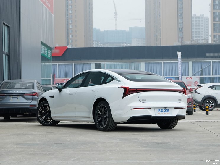 合众汽车 哪吒S 2024款 纯电 715新享版 合众汽车 哪吒S 2024款 纯电 715新享版