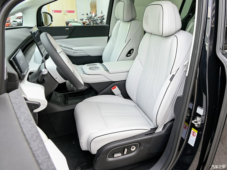 小鹏汽车 小鹏X9 2024款 610长续航Pro 小鹏汽车 小鹏X9 2024款 610长续航Pro