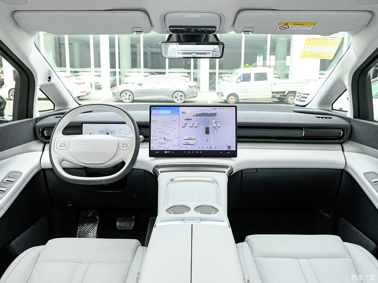 小鹏汽车 小鹏X9 2024款 610长续航Pro 小鹏汽车 小鹏X9 2024款 610长续航Pro