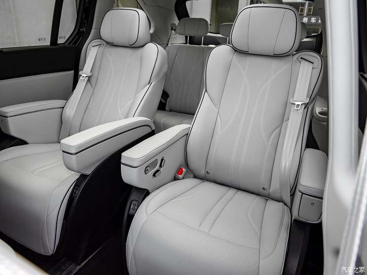 小鹏汽车 小鹏X9 2024款 610长续航Pro 小鹏汽车 小鹏X9 2024款 610长续航Pro