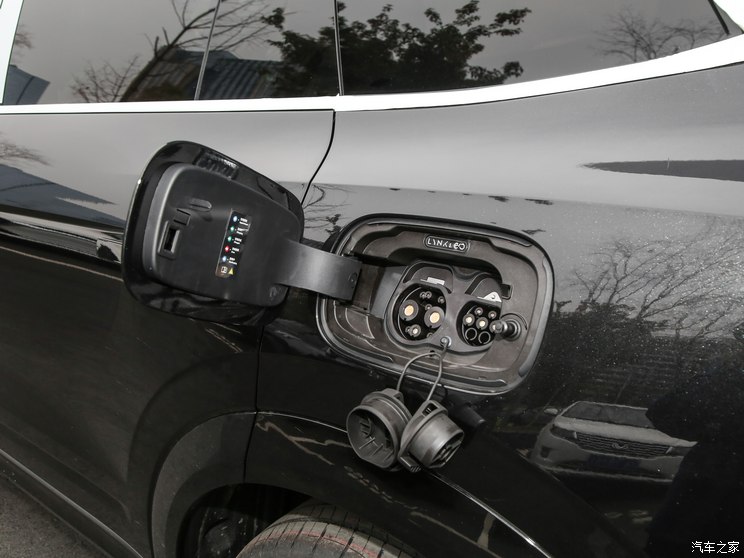 领克 领克09新能源 2024款 2.0TD EM-P HALO 六座 领克 领克09新能源 2024款 2.0TD EM-P HALO 六座