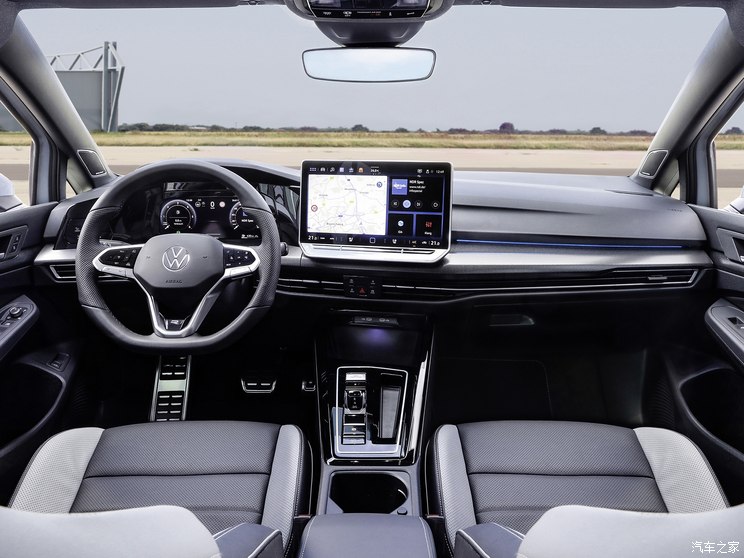 大众(进口) 高尔夫(进口) 2024款 旅行车 R-Line 大众(进口) 高尔夫(进口) 2024款 旅行车 R-Line