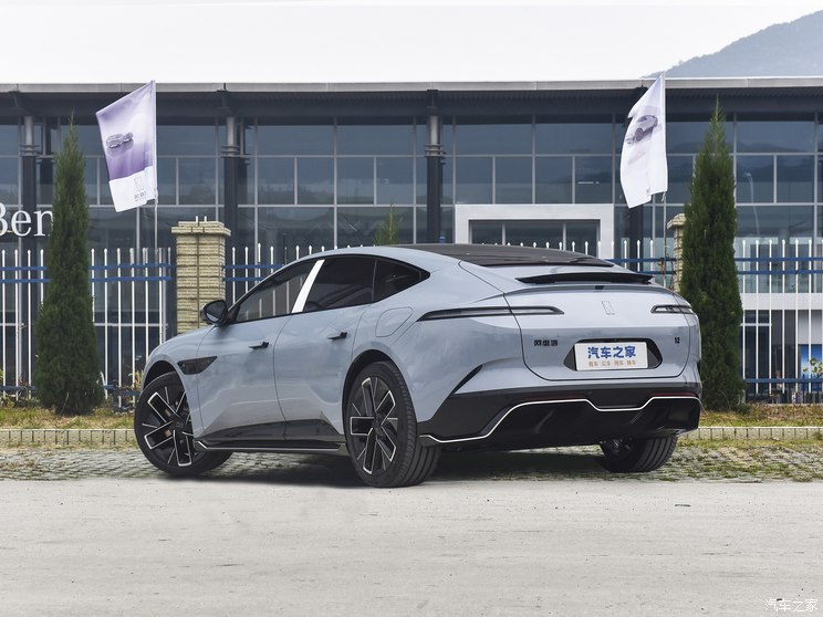 阿维塔科技 阿维塔12 2023款 650 三激光四驱性能版 阿维塔科技 阿维塔12 2023款 650 三激光四驱性能版