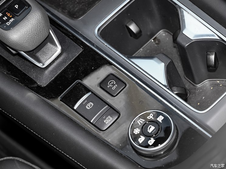 东风日产 探陆 2024款 四驱基本型 6座 东风日产 探陆 2024款 四驱基本型 6座