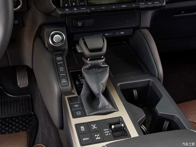 一汽丰田 普拉多 2024款 2.4T 悍野WX版 6座 一汽丰田 普拉多 2024款 2.4T 悍野WX版 6座