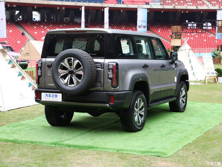 北京越野 北京BJ40 2024款 2.0T 刀锋英雄版 攀登者 北京越野 北京BJ40 2024款 2.0T 刀锋英雄版 攀登者
