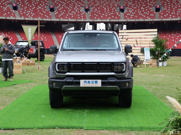 北京越野 北京BJ40 2024款 2.0T 刀锋英雄版 攀登者 北京越野 北京BJ40 2024款 2.0T 刀锋英雄版 攀登者