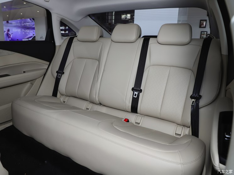 上汽通用五菱 五菱星光 2024款 纯电高配 上汽通用五菱 五菱星光 2024款 纯电高配