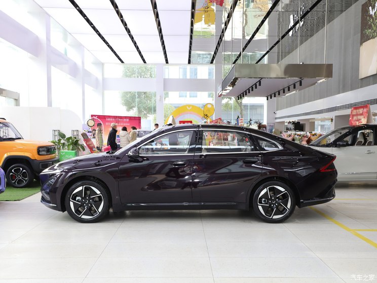 上汽通用五菱 五菱星光 2024款 纯电高配 上汽通用五菱 五菱星光 2024款 纯电高配