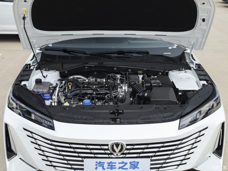 长安汽车 逸动 2024款 1.5T GDI自动 畅享版 长安汽车 逸动 2024款 1.5T GDI自动 畅享版