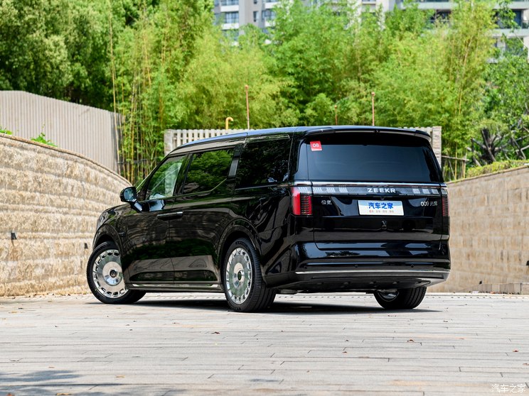 极氪 极氪009 2024款 光辉版 极氪 极氪009 2024款 光辉版