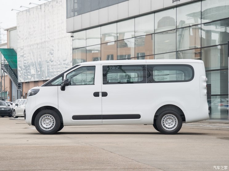 上汽大通 大拿V1 2024款 V1 短轴低顶 多功能版(51kWh) 上汽大通 大拿V1 2024款 V1 短轴低顶 多功能版(51kWh)