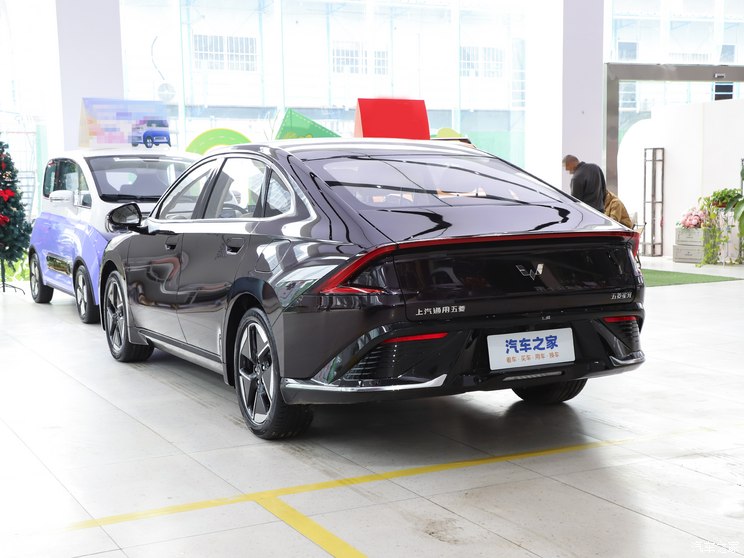 上汽通用五菱 五菱星光 2024款 纯电高配 上汽通用五菱 五菱星光 2024款 纯电高配