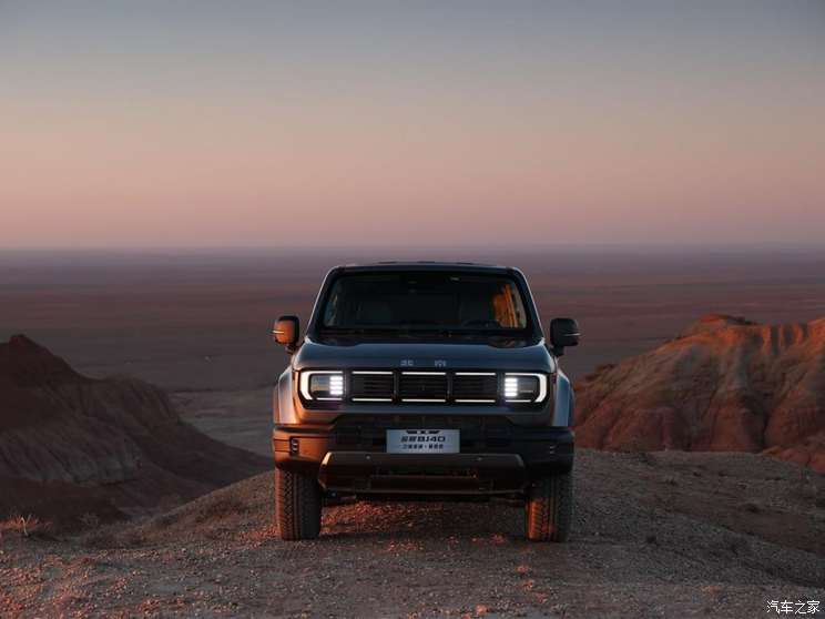 北京越野 北京BJ40 2024款 2.0T 刀锋英雄版 攀登者 北京越野 北京BJ40 2024款 2.0T 刀锋英雄版 攀登者