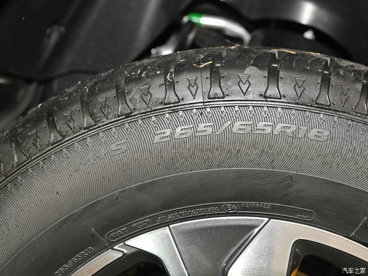 北京越野 北京BJ40 2024款 2.0T 刀锋英雄版 攀登者 北京越野 北京BJ40 2024款 2.0T 刀锋英雄版 攀登者