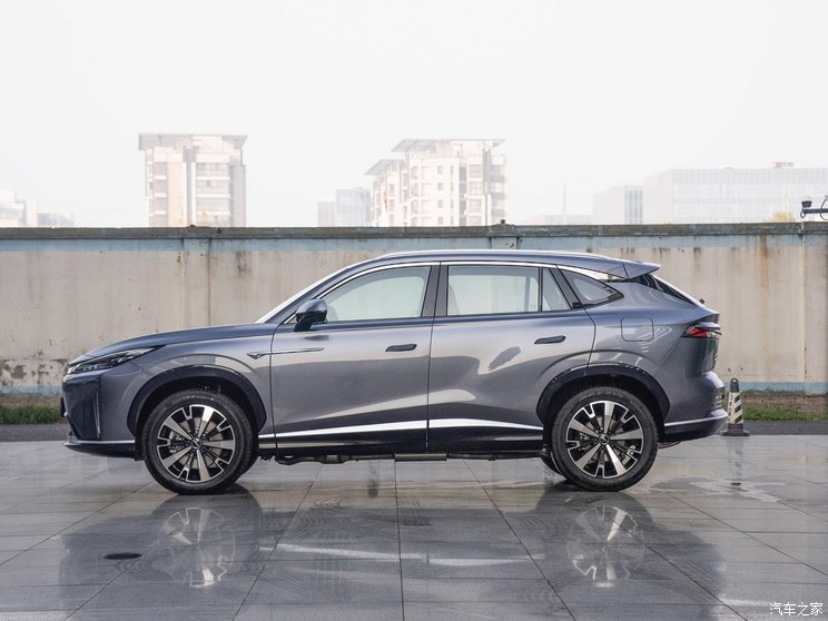 上汽集团 荣威D5X DMH 2024款 基本型高配 上汽集团 荣威D5X DMH 2024款 基本型高配