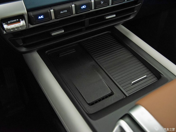 深蓝汽车 深蓝G318 2024款 高配版 深蓝汽车 深蓝G318 2024款 高配版