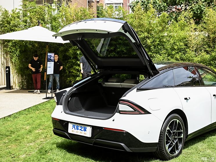 小鹏汽车 小鹏P7+ 2024款 230kw 小鹏汽车 小鹏P7+ 2024款 230kw