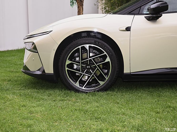 小鹏汽车 小鹏P7+ 2024款 230kw 小鹏汽车 小鹏P7+ 2024款 230kw